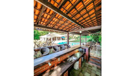 Hermosa casa en Nogueira con cinco suites, piscina y total privacidad.