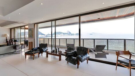 Wonderful penthouse with 5 suites with postcard views