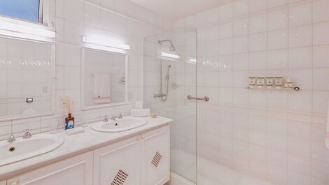 Apartamento com vista para o mar e 2 quartos para alugar em Ipanema