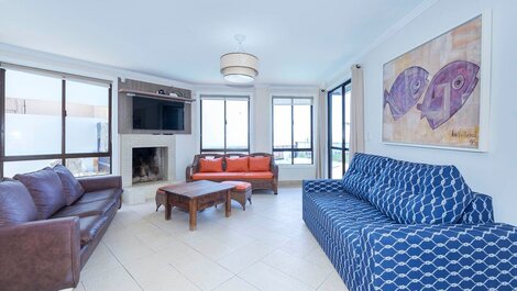 MARAVILLOSA CASA JUNTO AL MAR CON 5 SUITES, PARA HASTA 15 PERSONAS EN BOMBAS