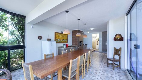 MARAVILLOSA CASA JUNTO AL MAR CON 5 SUITES, PARA HASTA 15 PERSONAS EN BOMBAS