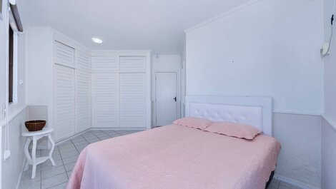 MARAVILLOSA CASA JUNTO AL MAR CON 5 SUITES, PARA HASTA 15 PERSONAS EN BOMBAS