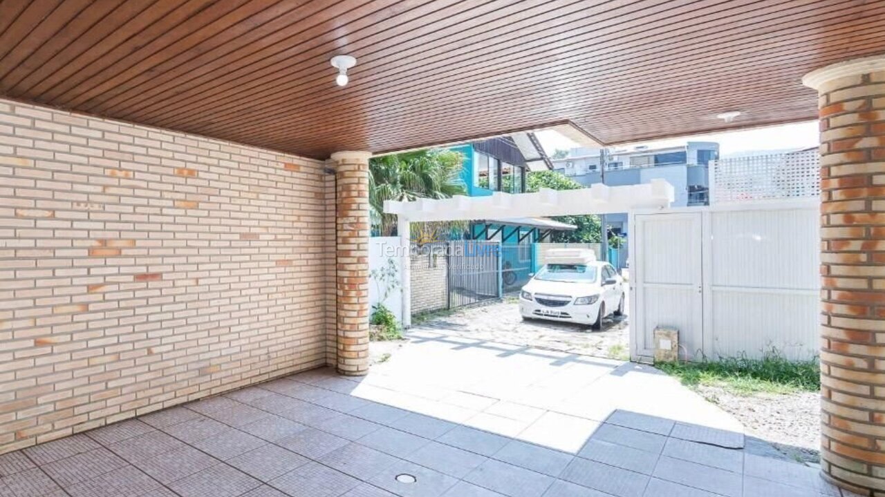 Casa para alquiler de vacaciones em Bombinhas (Praia de Bombas)
