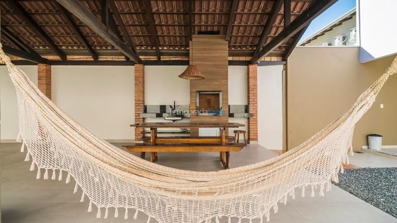 Casa para alquiler de vacaciones em Bombinhas (Praia de Bombas)