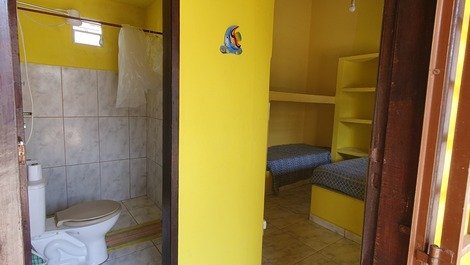 Suite con aire acondicionado para hasta 4 personas en Alcobaça-BA