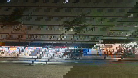 Comércios a noite