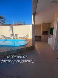 Casa a 400 metros de Praia do Pernambuco Guarujá
