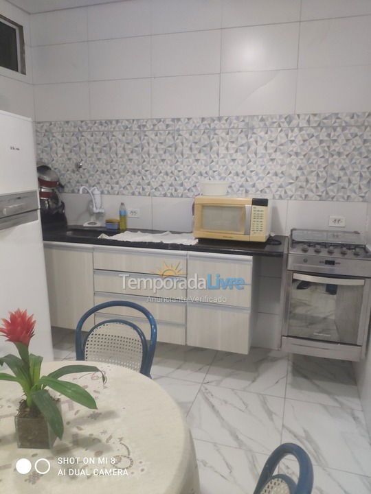 Casa para aluguel de temporada em Guarujá (Enseada)