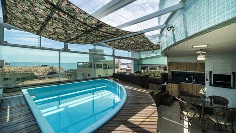 PENTHOUSE WITH PRIVATE SWIMMING POOL