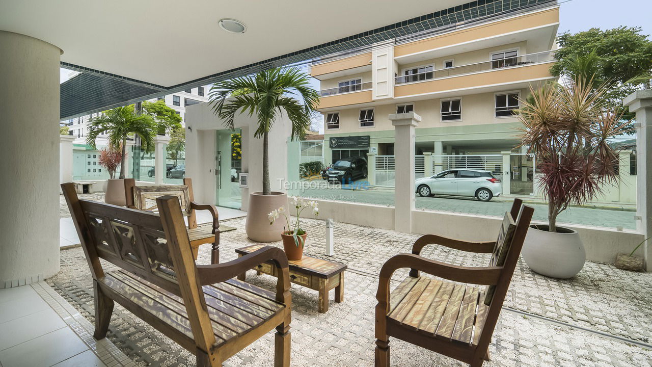 Apartamento para aluguel de temporada em Bombinhas (Praia de Bombas)