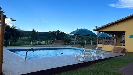Casa com piscina em São Pedro SP