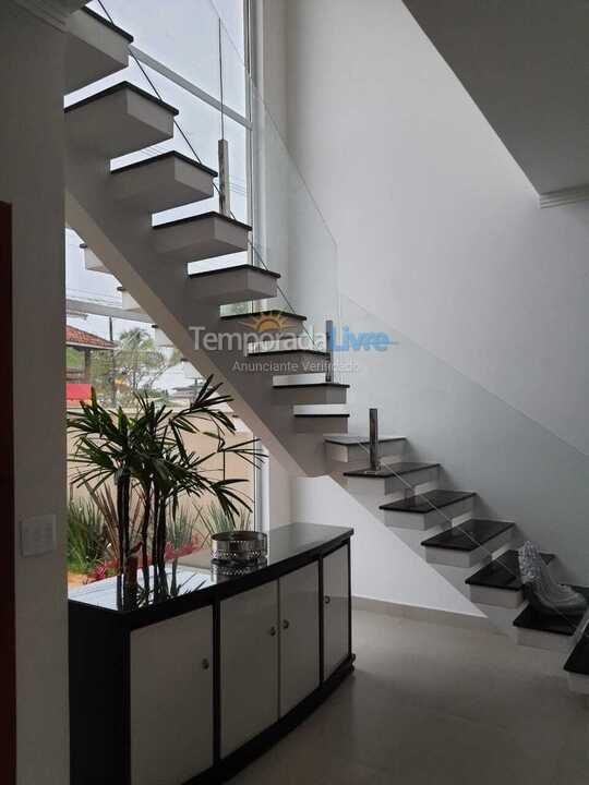 Casa para alquiler de vacaciones em Bertioga (Condominio Morada da Praia)