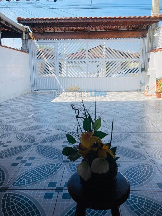 Casa para aluguel de temporada em Praia Grande (Jardim Imperador)