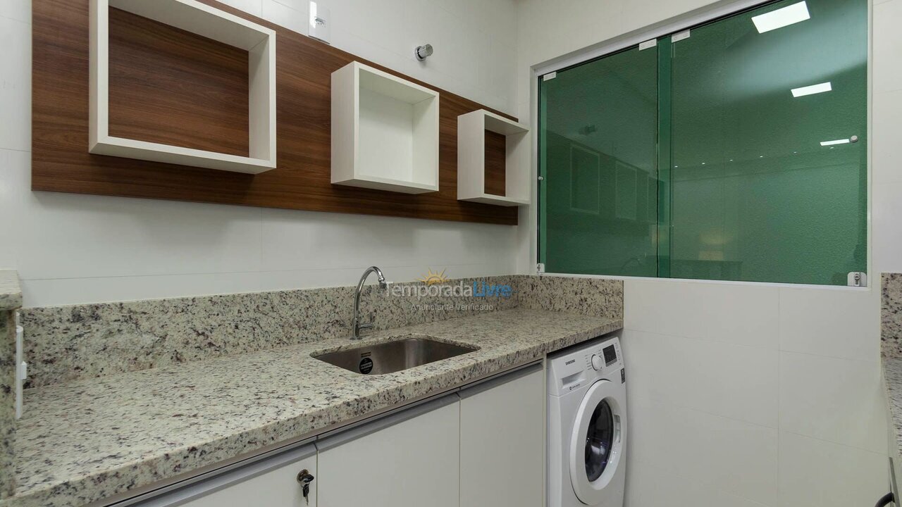 Apartment for vacation rental in Bombinhas (Praia de Bombas)