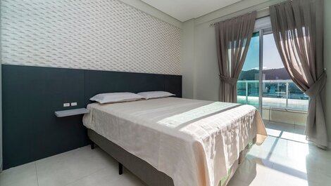 Apartamento 2 quartos sendo 1 suíte 80 metros da praia