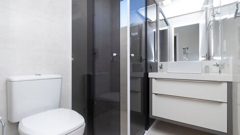 Rent Apartment 3 Suites 80 meters from Praia Bombas