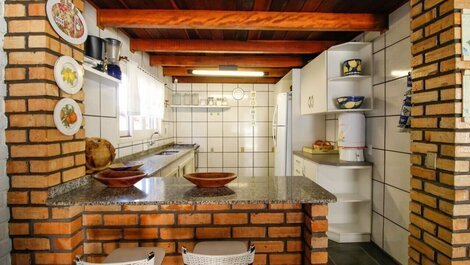 Rental House 4 bedrooms for 10 people | Bombinhas / SC