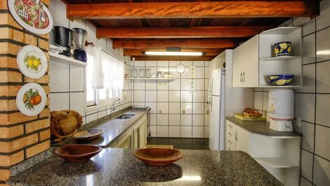 Rental House 4 bedrooms for 10 people | Bombinhas / SC