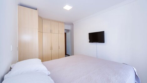 Aluguel Apartamento 04 Dormitórios Vista para o Mar na Praia Bombas SC