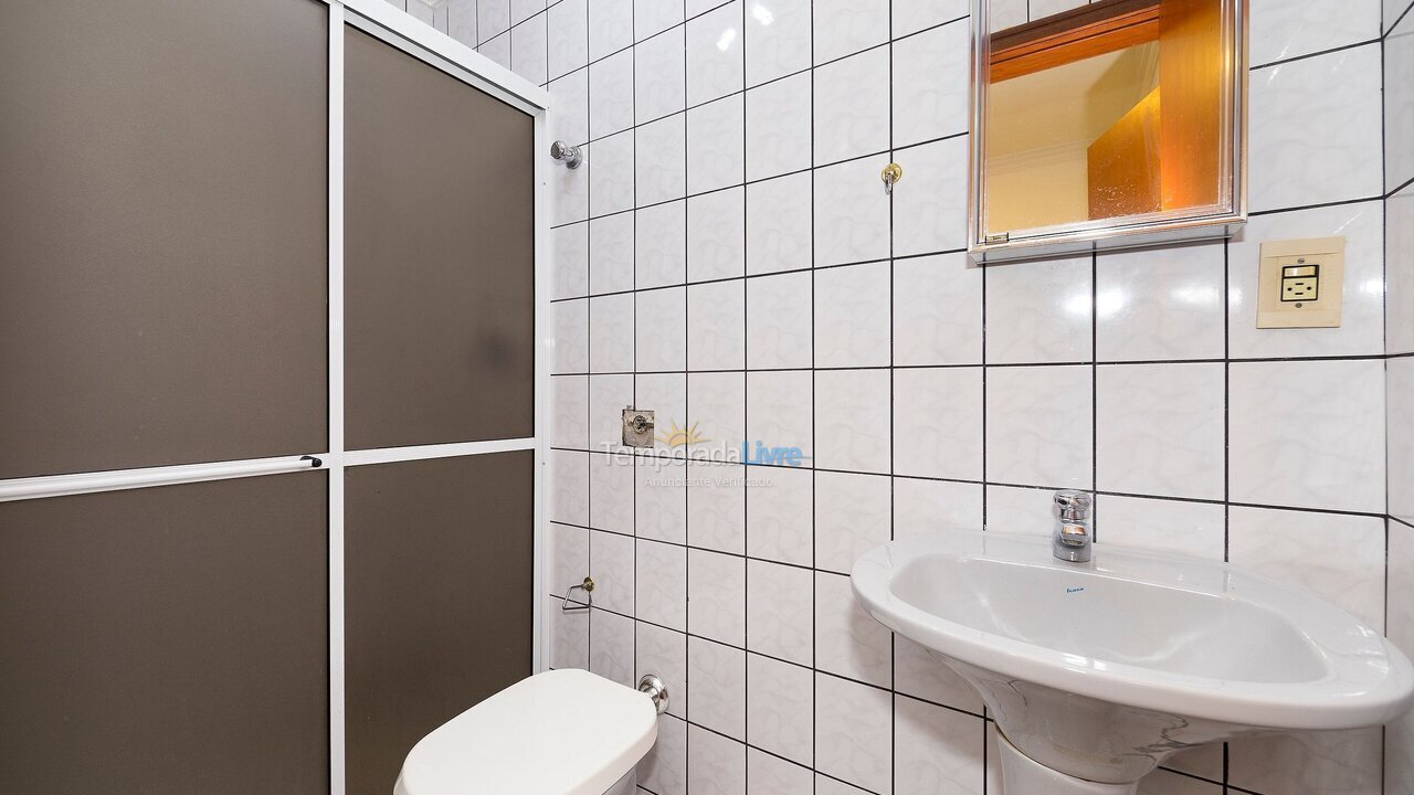 Apartamento para aluguel de temporada em Bombinhas (Praia de Bombas)