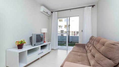 Rent House 2 bedrooms 6 people with poolBombas / SC