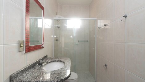 Rent House 2 bedrooms 6 people with poolBombas / SC