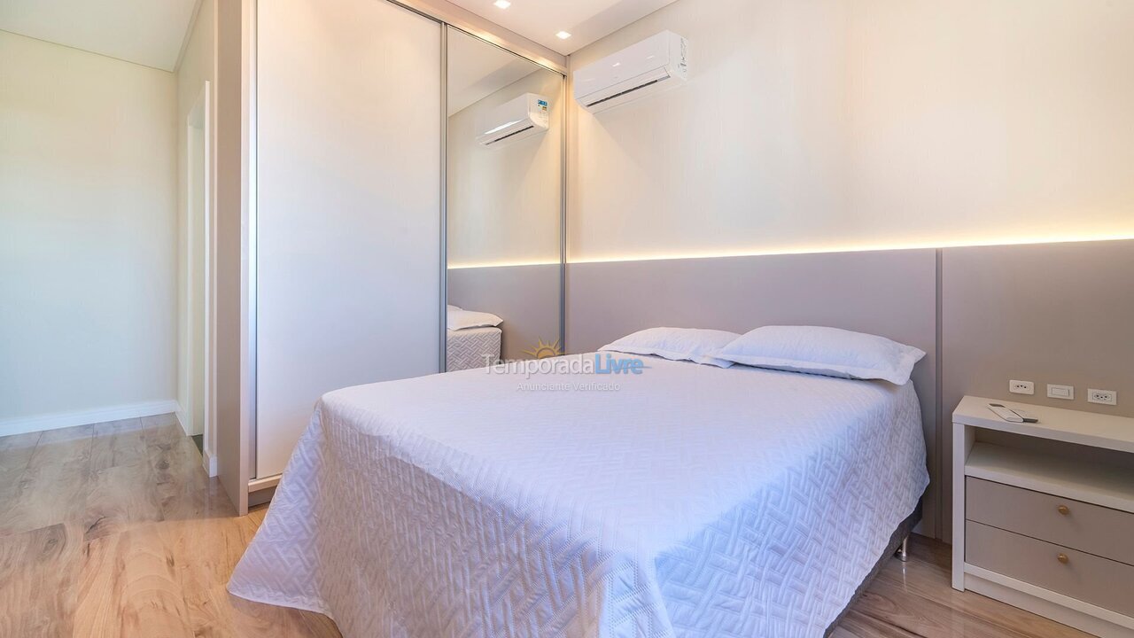 Apartment for vacation rental in Bombinhas (Praia de Bombas)