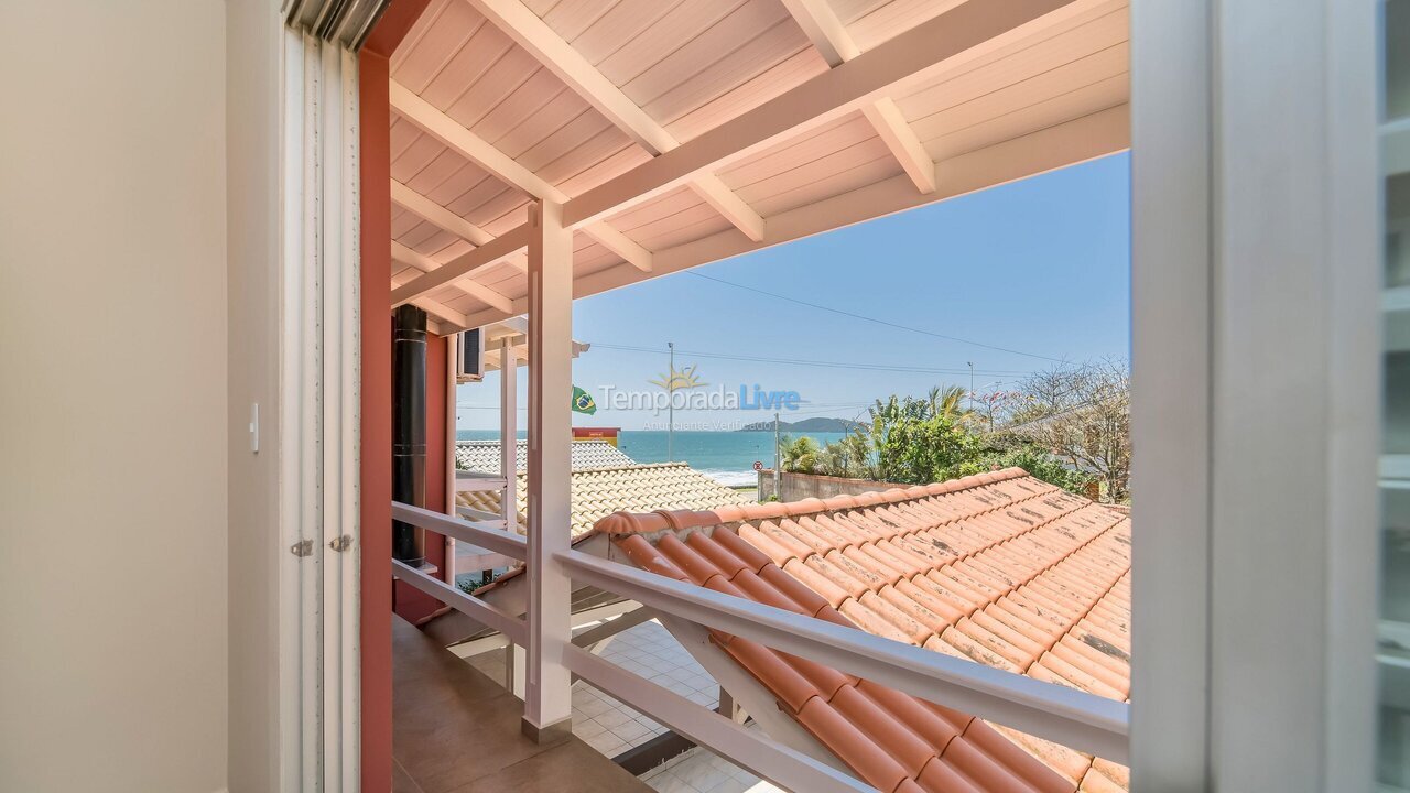 House for vacation rental in Bombinhas (Praia de Bombas)