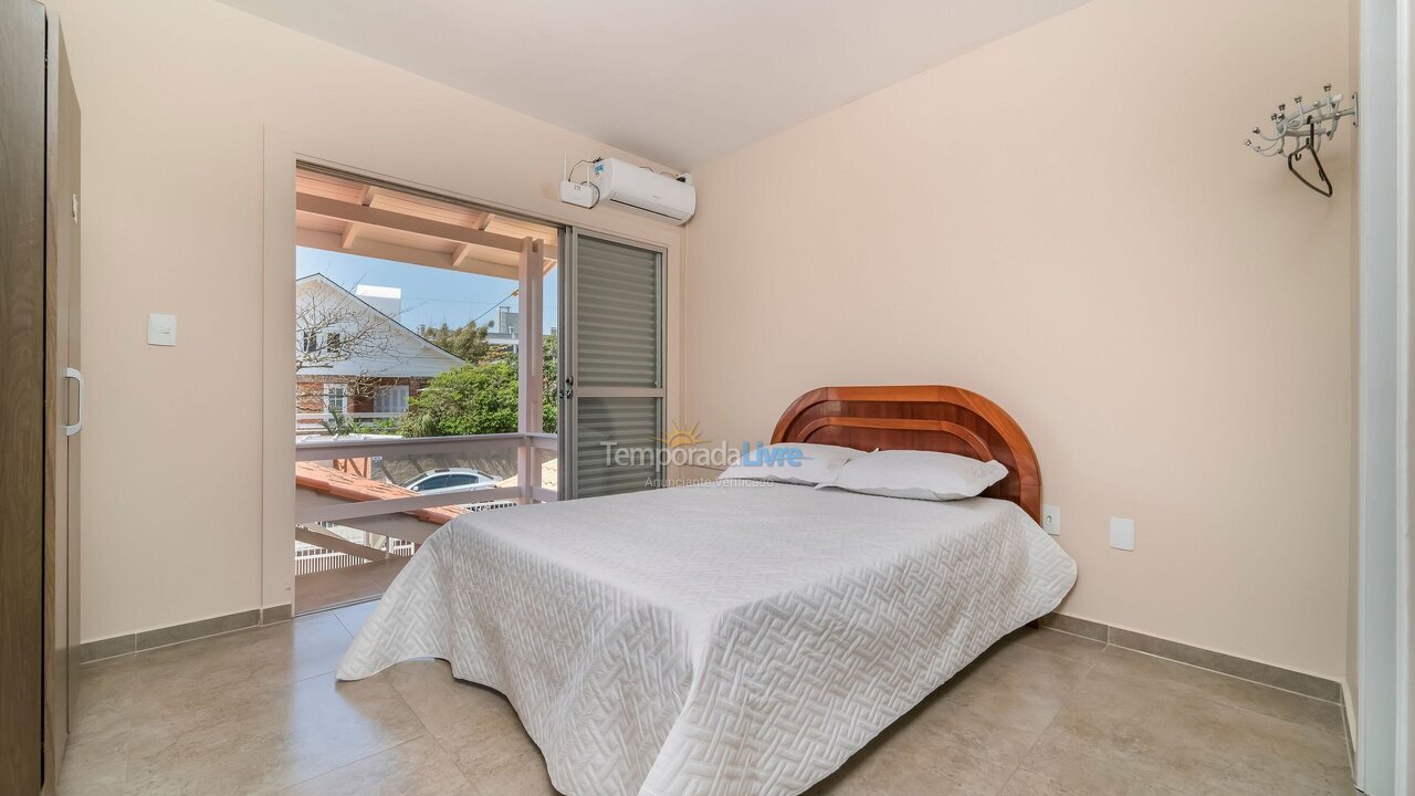 House for vacation rental in Bombinhas (Praia de Bombas)