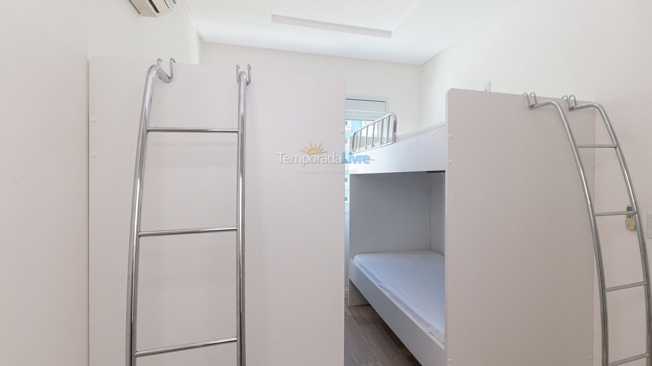 Apartment for vacation rental in Bombinhas (Praia de Bombas)