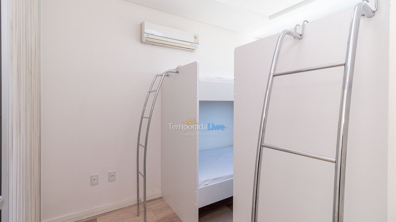 Apartment for vacation rental in Bombinhas (Praia de Bombas)