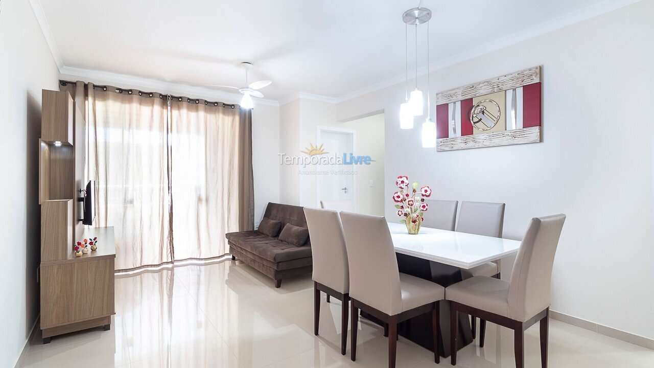 Apartamento para aluguel de temporada em Bombinhas (Praia de Bombas)