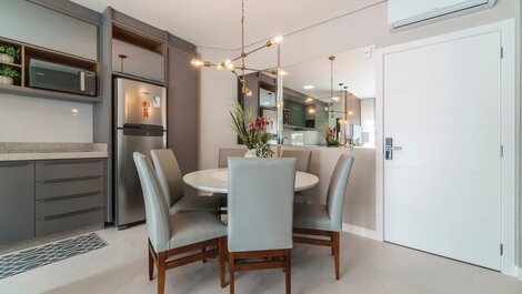 Apartment 2 suites with pool downtown Bombinhas
