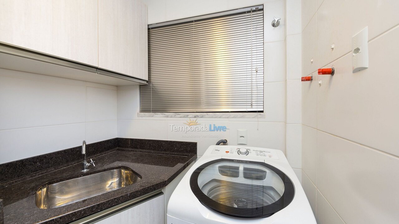 Apartment for vacation rental in Bombinhas (Praia de Bombinhas)