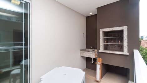 Apartment 2 Bedrooms in a Condominium with Pool in Praia Bombas
