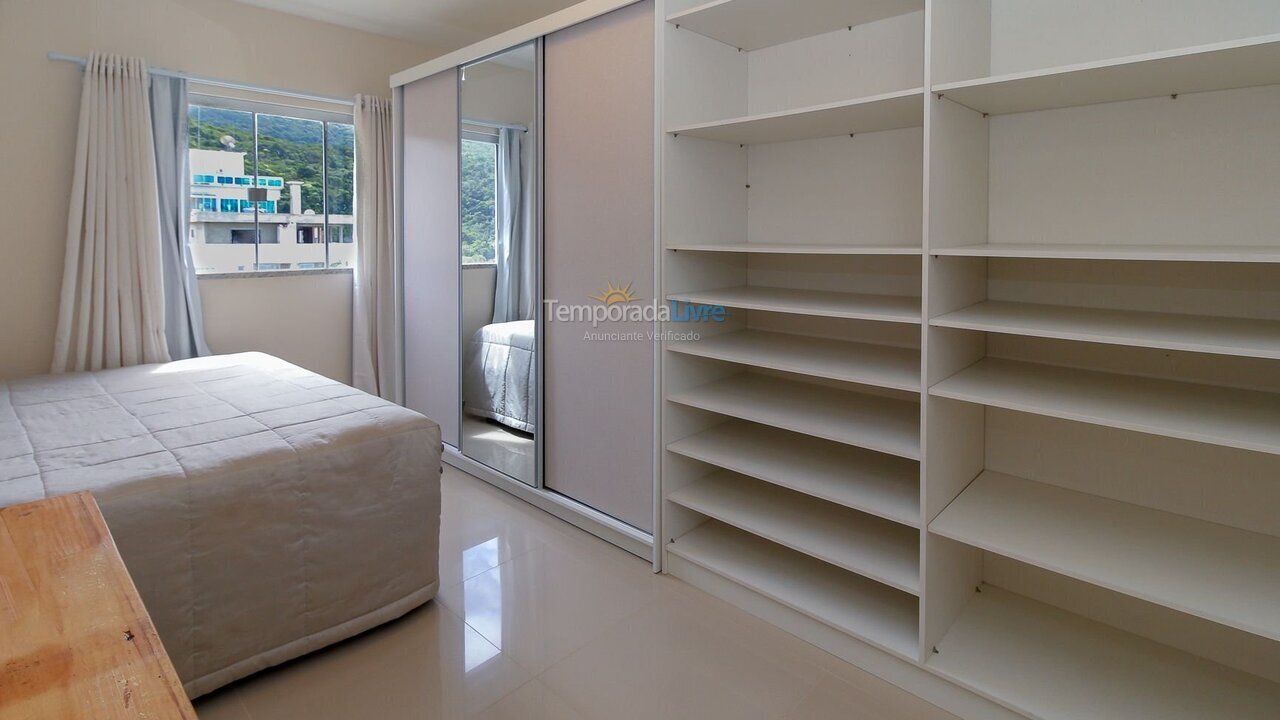 Apartment for vacation rental in Bombinhas (Praia de Bombas)