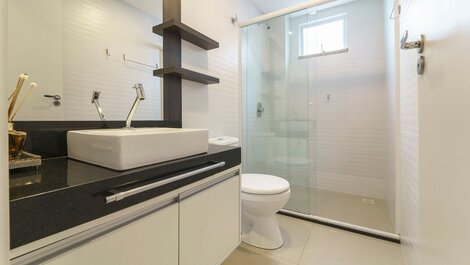 Alquiler Apartamento 2 habitaciones s / 1 suite Piscina Bombas / SC