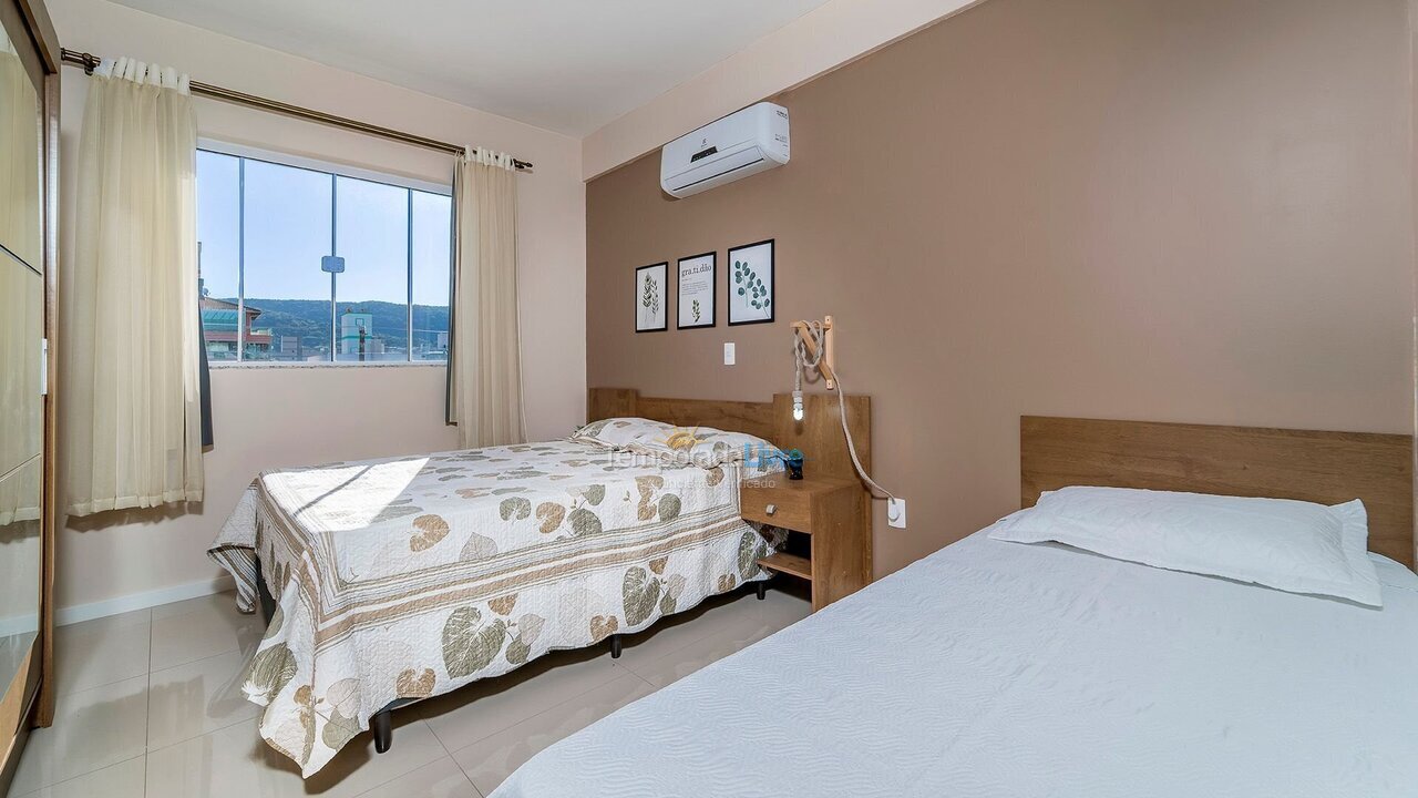 Apartment for vacation rental in Bombinhas (Praia de Bombas)