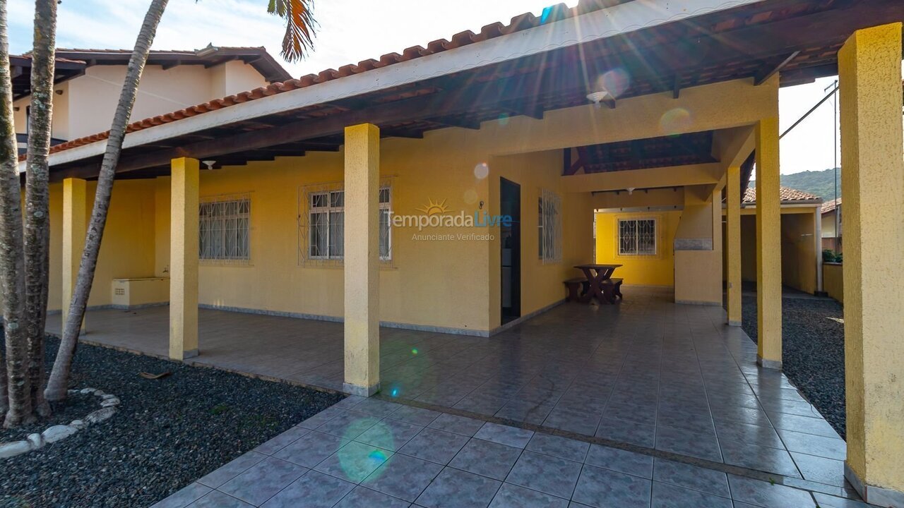 House for vacation rental in Bombinhas (Praia de Bombas)