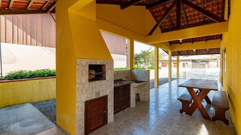 Rent House 2 Bedrooms for 10 People Bombas / SC