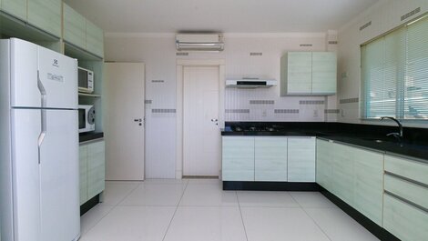 Alquilo Apartamento 4 suites con Jacuzzi Bombas / SC