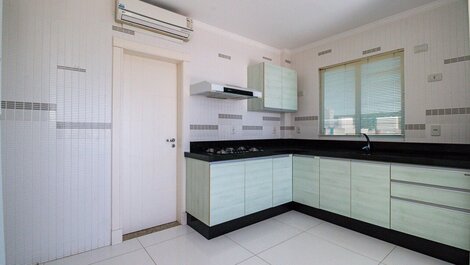 Alquilo Apartamento 4 suites con Jacuzzi Bombas / SC
