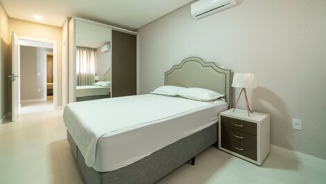 Apartment 3 suites with jacuzzi in the center of Bombinhas