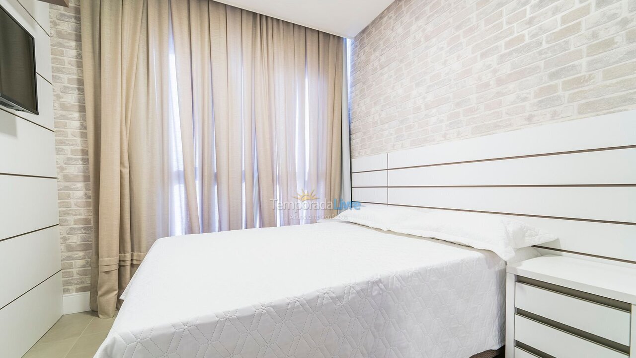 Apartamento para aluguel de temporada em Bombinhas (Praia de Bombas)