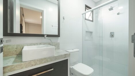 Apartment 3 suites with jacuzzi in the center of Bombinhas