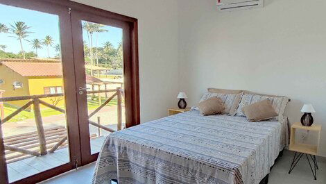 Beach House with Private Pool, 3 Bedrooms, 5min walk to the beach