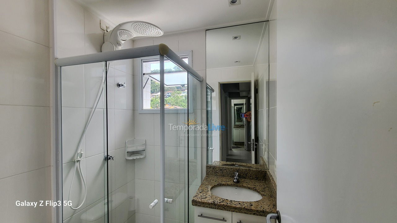 Apartamento para aluguel de temporada em Ubatuba (Praia das Toninhas)
