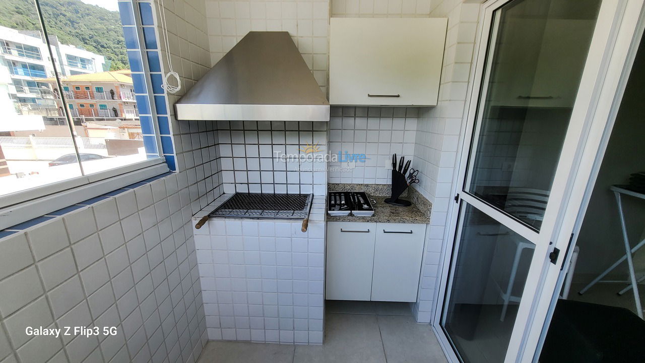 Apartamento para aluguel de temporada em Ubatuba (Praia das Toninhas)