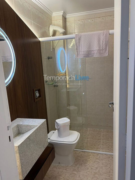 Apartamento para aluguel de temporada em Itapema (Meia Praia)