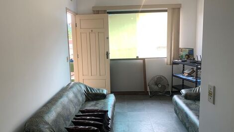 Acogedor apartamento Sol e Mar Ubatuba, excelente ubicación.